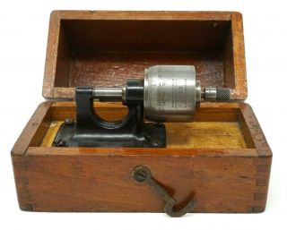 Vintage Brown & Sharpe Micrometer.  No 233.  Metric.  Patent 1923.  Boxed.  RARE. 2