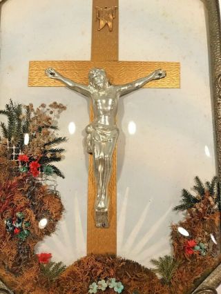 Vintage Antique JESUS Crucifix Wall Hanging Convex Glass Metal Framed Cross 2