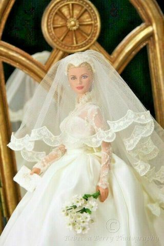 Rare GRACE KELLY THE BRIDE 2011 SILKSTONE Barbie Gold Label BFMC Doll 2