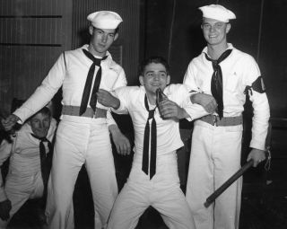 Vintage Photo: Uso Dance Navy Drunk Sailor Arrested Beer Bottle 40 
