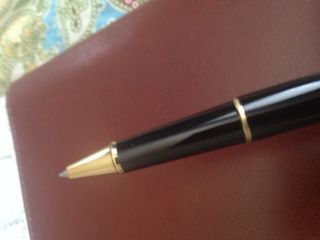 Montblanc Pen - Vintage 1981 Roller Ball Point with Cap (2 - piece) 2