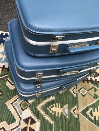 Set Of 4 Vintage Gold Suitcases Luggage Unmarked (20)