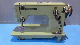 Vintage Bernina Favorit 540 Sewing Machine - Army Green - with Foot Controller 2