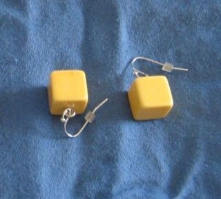 Bakelite Cube Earrings Cream Corn Color Nwot Vintage Lovelies That Are Htf