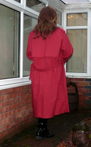 South Bucks RED single texture rubber lined mackintosh raincoat x rare TV fit 4