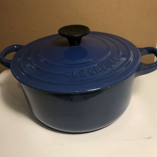 Vintage Le Creuset Cast Iron Enamel Blue Dutch Oven 2 Qt 18 With B Lid