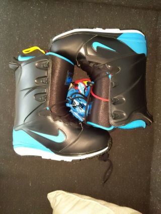 Mens Limited Rare Nike SB QS Lunarendor Snownoarding Boots Size 9 us men ' s 10