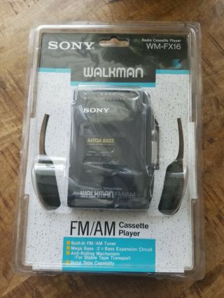 Vintage Rare Sony Walkman Radio Cassette Player Wm - Fx16 With Earphones Fm/am