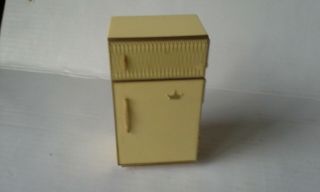 Vintage Ideal Petite Princess Dollhouse Furniture Yellow Kitchen Refrigerator