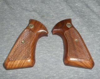 Vintage " Smith & Wesson " K - Frame Factory Wooden Grips