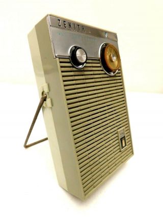VINTAGE 1950s OLD ANTIQUE ZENITH CHROME TRIM TRANSISTOR RADIO & NO CRACKS 4