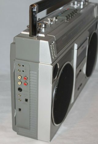 Vintage 1980s SANYO (Model: M9860) AM/FM Cassette 
