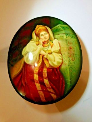 Vtg.  Fedoskino Russian Lacquer Box Traditional Girl Painted over Mother of Pearl 4