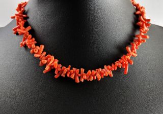 Lovely Vintage Art Deco Natural Salmon Red Coral Necklace