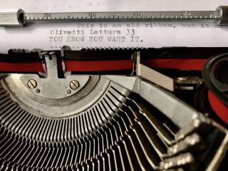 Vintage Olivetti Underwood Lettera 33 Portable Typewriter 3