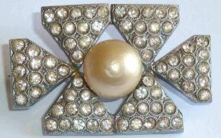 A Vintage Art Deco Brooch Set With White Diamantes & One Blown Glass Pearl