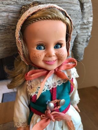 Vintage " Ratti 11 " Freckle Doll In Ethnic Folk Costume - Made In Italy - 1960 