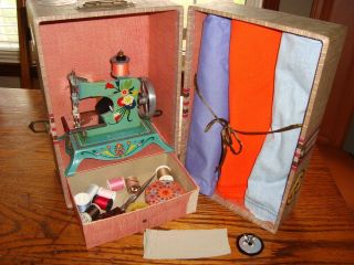 Vintage Lindstrom Little Miss Childs Sewing Machine