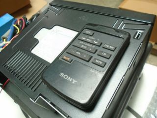 OLD SCHOOL RARE SONY XR - 7500 WITH CDX - A15 CD CHANGER 9