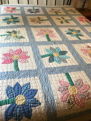 Vintage Appliqued Flower Quilt Hand Stitched & Quilted 80” X 94”