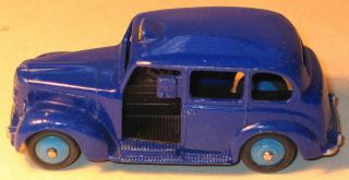 Dinky Toys No 40h Austin Taxi In Rare Mid Blue With Light Blue Wheel Hubs 1952