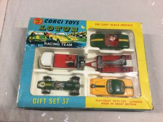 Corgi Toys Gs37 Lotus Racing Team Gift Set