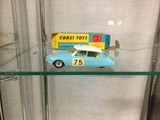 Corgi Toys 323 Citroen DS19 Monte Carlo 4