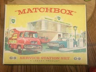 G - 9 E Box Matchbox Service Station,  Complete With All Acessories