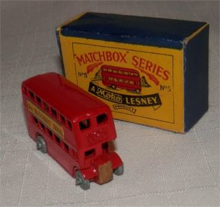 1950s.  Matchbox.  Moko,  Lesney.  5 A London Bus In Script Box.  Paper Labels,  Mw