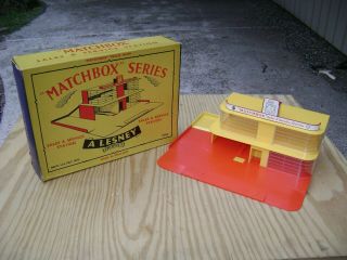 Matchbox Esso Sales & Service Station W/ Box