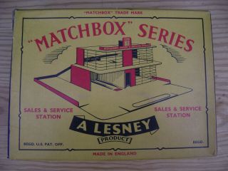 MATCHBOX ESSO SALES & SERVICE STATION w/ box 8