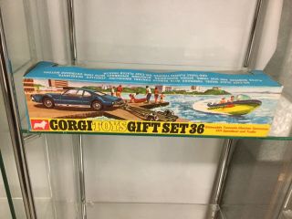 Corgi Toys GS36 Oldsmobile Toronado With Glastron Speed Boat & Trailer 2