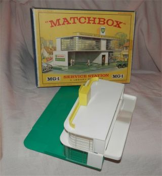 1960s.  LESNEY.  Matchbox BP GARAGE MG - 1 SERVICE STATION. ,  complete 3