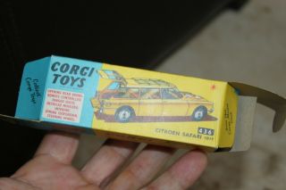 Corgi Toys 436 Citroen Safari & its box & Luggage 7