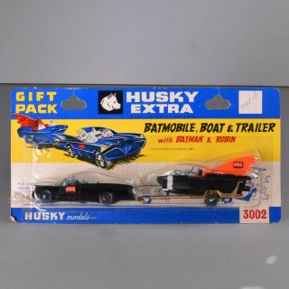 Husky Extra 3002 Batman Robin Batmobile Boat Trailer Gift Pack Carded Blister