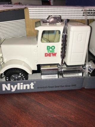 XRare Nylint Mountain Dew Freightliner 18 Wheeler Tanker Semi Truck No.  315 NIB 3