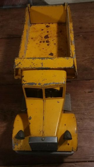 Smith Miller yellow dump truck hydraulic M.  IC 10 wheeler - - 4