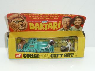 Corgi Gift Set 7 Daktari Land Rover Vnrmint Boxed W/ Figures