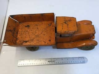 VINTAGE 1930s WYANDOTTE METAL TOY DUMP TRUCK ORANGE 15” LONG OR 1:18 5