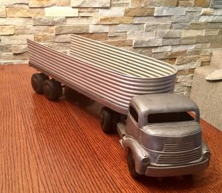 Vintage Smith Miller Smitty Toys 26 " Two Piece Metal Tractor Trailer W/ Wood Bed