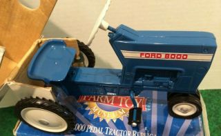 Ertl Ford 8000 Pedal Tractor 1999