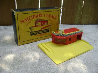 Matchbox " Garage " Showroom & Service Station,  Mg - 1 A - 2,  Yellow Base