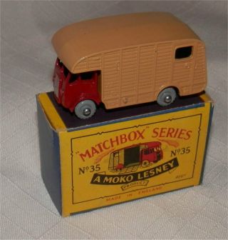 Grey Plastic Wheels,  1960s.  Matchbox.  Lesney,  35 Erf Marshall Horsebox.