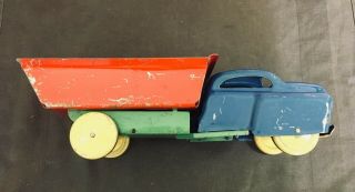 Circa 1941 Wyandotte pressed steel dump truck with very rare 