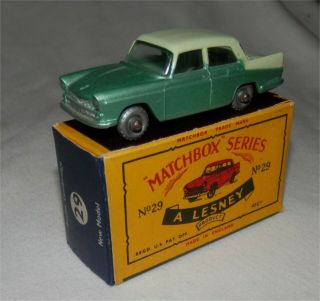 1960s.  Matchbox.  Lesney.  29 Austin A55 Cambridge.  Spw.  In C Type Box