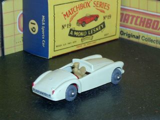 Matchbox Moko Lesney MGA Sports Car 19 b3 off - wht silv GPW SC4 EX/NM crafted box 2