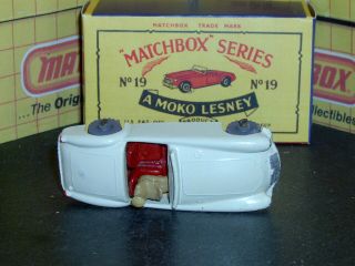 Matchbox Moko Lesney MGA Sports Car 19 b3 off - wht silv GPW SC4 EX/NM crafted box 8