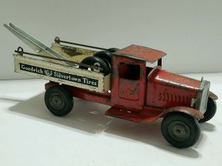 Vintage 1931 Metalcraft ' Goodrich Silvertown Tires ' Pressed Steel Tow Truck toy 4