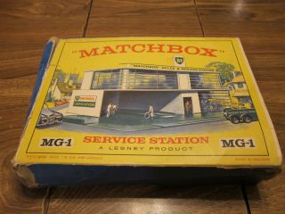 1964 Matchbox Bp Service Station Mg - 1 With Bp Pumps