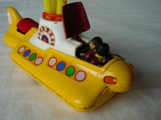 CORGI 803 THE BEATLES YELLOW SUBMARINE - 100 1969 - see my other items 4